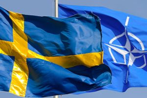 20150612_150612-nato-swedish-flag